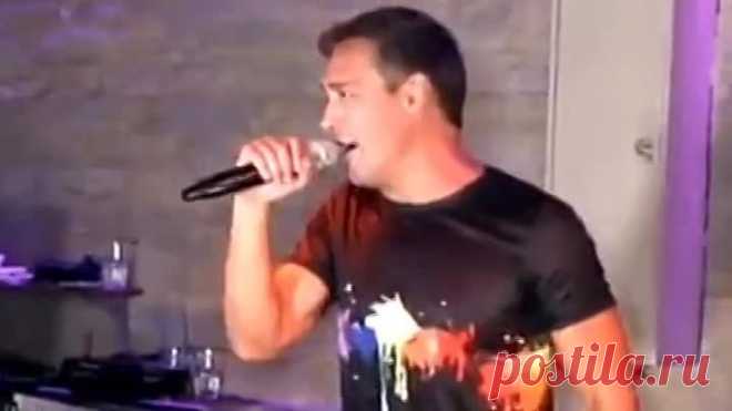Вот не родственник, а больно, что ушёл! Очень тоскливо на душе! Единственный из всех артистов, потеряв которого болит душа Потому что Юра Шатунов всегда был и остался Человеком! Самим собой! Не зазвездился, как многие певцы...