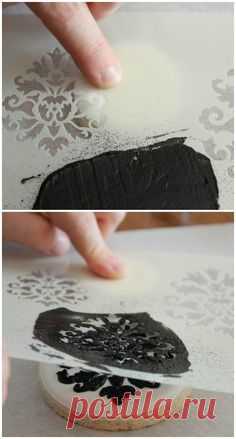 the best way to cleanly stencil (and glitter) cookies