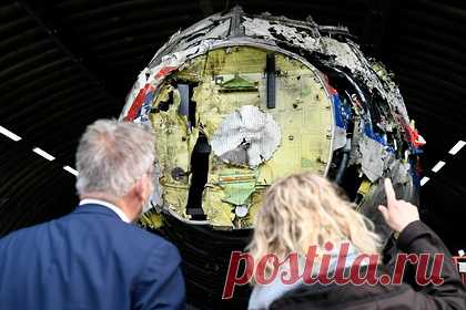 Малайзия присоединилась к иску против России по делу о катастрофе MH17. Малайзия присоединится к судебному иску Австралии и Нидерландов, которые требуют, чтобы Россия выплатила несколько миллионов долларов компенсации по делу о катастрофе самолета авиакомпании Malaysia Airlines (рейс MH17), разбившегося в Донецкой области в 2014 году. В результате погибли 298 человек.