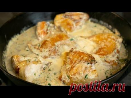 ШКМЕРУЛИ - сочная курица в сливочном соусе. Это блюдо вас покорит! Ингредиенты:➊ Курица - 1 шт➋ Сливки (любой жирности. Но слишком густые немного разбавляем водой)- 500-600 мл➌ Чеснок - 1 большая головка➍ Петрушка - 10 г➎ Укроп - 10 г➏ Острый молотый перец - по вкусу➐ Паприка - 1 ч.л.➑ Соль - по вкусу