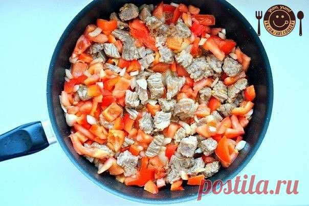 Вкуснейший лагман.

Лагман - популярное среднеазиатское национальное блюдо, а если точнее, то просто густой суп. Его главными составляющими являются мясо, лапша и овощи. Приготовьте обязательно, равнодушных не останется!

Для приготовления вкуснейшего лагмана потребуется:
Показать полностью…