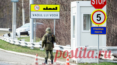 «Создать трудности для России»: как ЕС подталкивает Молдавию к решению вопроса о статусе Приднестровья. ЕС надеется, что руководство Молдавии «решит приднестровский вопрос» параллельно с интеграцией в европейское сообщество, заявил глава делегации Евросоюза в республике Янис Мажейкс. По его словам, это станет одним из аспектов переговоров о членстве Молдавии в объединении. Ранее президент страны Майя Санду не исключила, что проблема Приднестровья может быть решена уже после вступления…
