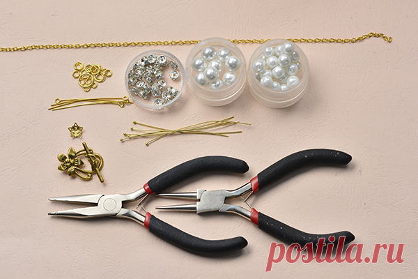 How to Make a Simple Tibetan Style Pearl Stranded Necklace with Multiple Gold Chains Linked - Pandahall.com
