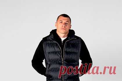 Раскрыты подробности самого популярного музыкального фестиваля России. VK Fest расширил список артистов — для россиян на московской сцене выступит хип-хоп-исполнитель и представитель новой школы русского рэпа MACAN. Его хиты не единожды входили в топ чарта треков «ВКонтакте». Об этом сообщается в релизе, поступившем в редакцию «Ленты.ру».