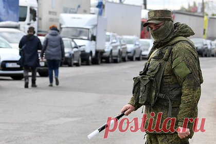 В Херсонской области рассказали о «перековке» пособников ВСУ. В Херсонской области пособники Вооруженных сил Украины (ВСУ) после задержания начинают оказывать содействие Российской армии. Об этом заявил врио губернатора региона Владимир Сальдо. По его словам, корректировщики и прочие люди, ждущие прихода ВСУ, после попадания к правоохранителям «тут же перековываются».