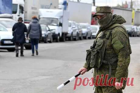 В Херсонской области рассказали о «перековке» пособников ВСУ. В Херсонской области пособники Вооруженных сил Украины (ВСУ) после задержания начинают оказывать содействие Российской армии. Об этом заявил врио губернатора региона Владимир Сальдо. По его словам, корректировщики и прочие люди, ждущие прихода ВСУ, после попадания к правоохранителям «тут же перековываются».