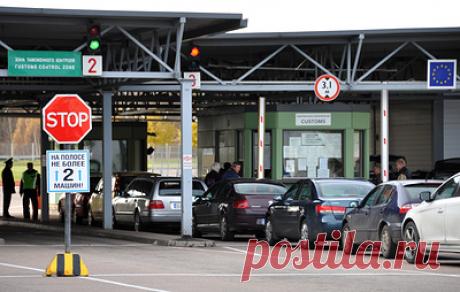 Финляндия приостановила работу пятого КПП на границе с РФ из-за перегруженности. Газета Iltalehti утверждает, что КПП возобновит работу утром 19 ноября