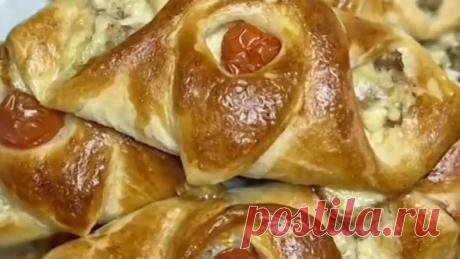 Конвертики с мясом и сыром.