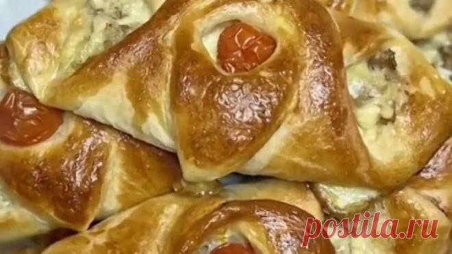 Конвертики с мясом и сыром.