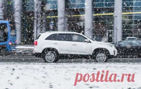 Kia отзывает в России почти 5,5 тыс. автомобилей Sorento. Транспортные средства отзываются из-за периодических толчков при переключении на повышенную передачу, вибрации при трогании с места и при ускорении