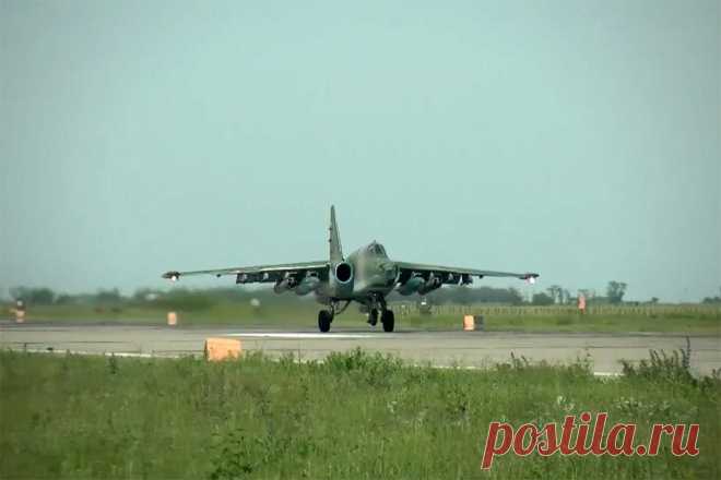 Штурмовик Су-25 упал в море в районе Ейска. Самолет потерпел крушение при выполнении учебно-тренировочного полета.