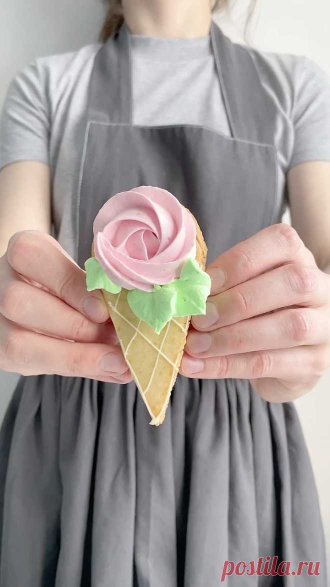 В сторис голосование, что вы ждёте от меня более всего из сладостей!😍

А то понимаю, что зефир как то слишком начинает заполнять мой телефон!😂

На видео, зефирчик!😍 мне кажется, что эта идея от @ermolaevam 

А красители, это те яркие пигменты сухие, от @kondi_opt  они превосходно окрашивают зефирчик и быстро растворяются!😍