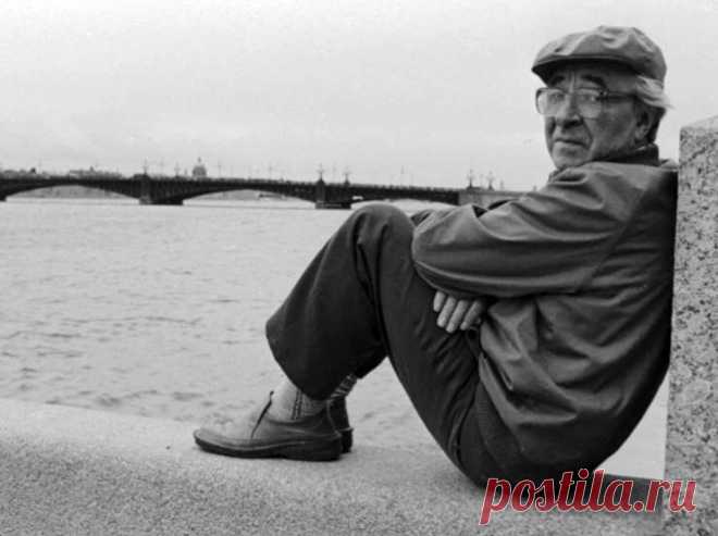 Он не предал своих родителей, ел что придётся, спал на вокзалах и мечтал сыграть дерево. Евгений Лебедев | ГалереуС | Дзен