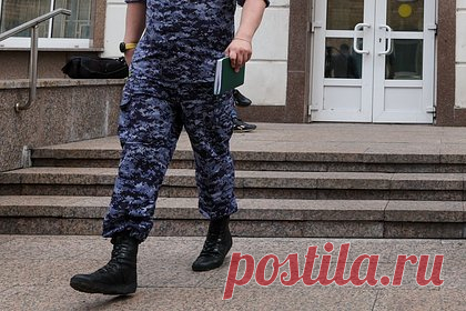 На полицейского напали в центре Москвы