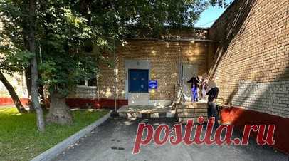 ТАСС: ограбившие отделение почты на юге Москвы зашли со служебного входа. Двое напавших на отделение почты на улице Медиков на юге Москвы и похитивших почти 5 млн рублей зашли в помещение со служебного входа, сообщает ТАСС со ссылкой на правоохранительные органы. Читать далее