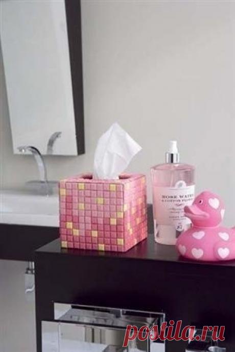 Мозаика своими руками. Дешево и сердито!
Смесь для плитки и приготовление: смешать 15 мл столярного клея с 55 мл воды, добавить необходимое количество акриловой краски до получения желаемого оттенка и 80 мл сухого гипса. Все это дело тщател…