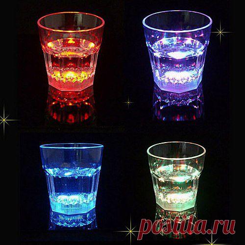 Стакан со светодиодной подсветкой 
Большой бокал для маргариты из высококлассного ударопрочного пищевого пластика,имитирующего стекло.

В дно бокала вмонтирован светодиодный элемент, снизу расположена кнопка. с помощью которой можно выбрать режим подсветки :синий, зеленый, бирюзовый, сиреневый, салатовый, и разноцветная переливающаяся подсветка.
