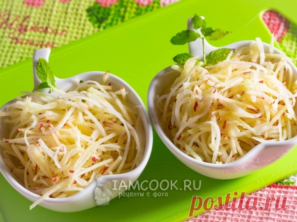 Салат из кольраби с яблоком — рецепт с фото на Русском, шаг за шагом. Чем дольше этот салат стоит, тем вкуснее становится. #рецепт #рецепты #рецептик #салат #еда #ужин