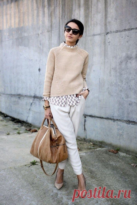 Сочетаем рубашку со свитером.