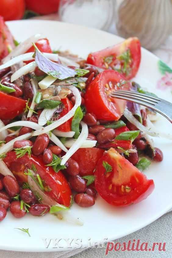 Салат с тунцом, фасолью и помидорами
