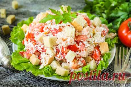 Рецепт: Салат "Минутка" из помидоров, сыра и сухариков на RussianFood.com