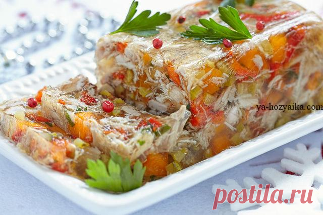 Домашний холодец рецепт. Как сварить вкусный холодец Скоро новогодние праздники и традиционно в каждой семье накрывается богатый стол. Самая популярная закуска после салата «Оливье» конечно же – холодец.