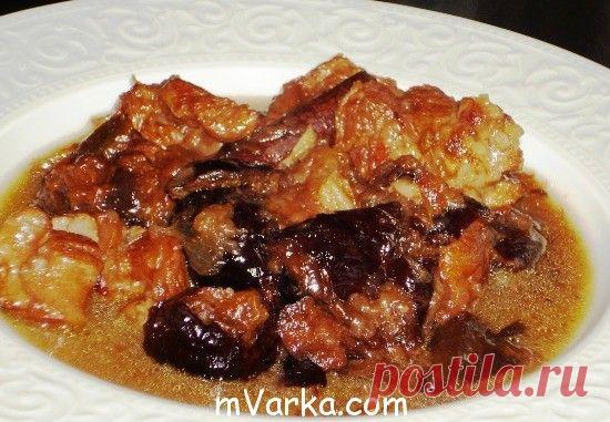 Мясо с черносливом в мультиварке