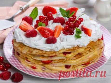 Блинный пирог с заварным кремом и ягодами - рецепт приготовления от Простоквашино