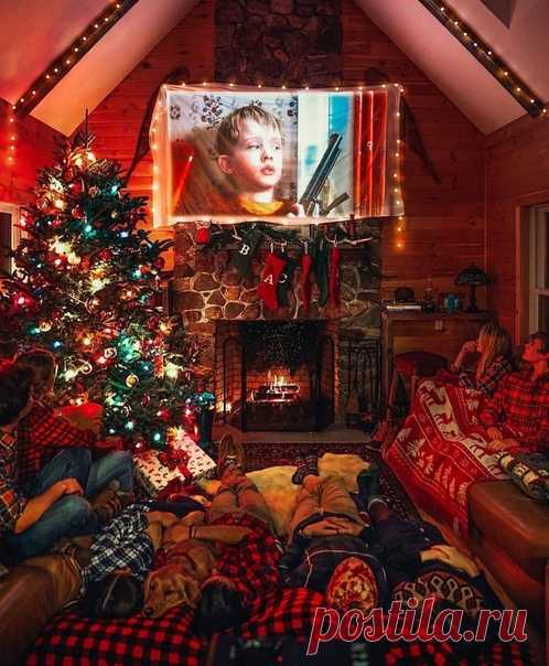 Список новогодних фильмов и мультфильмов 1. Рождественская история 2. Гринч - похититель Рождества 3. Один дома 4. Рождественские каникулы 5. Кошмар перед рождеством 6. Лавка чудес 7. Богатенький Ричи 8. Четыре Рождества 9. Реальная любовь 10. Ирония судьбы, или С легким паром! 11. Сезон чудес 12. Идеальное Рождество 13. С праздниками ничто не сравнится 14. Как в первый раз 15. Ну что, приехали? 16. Слишком много рождества 17. Спасите рождественского гуся 18. Семейный праздник 19. Новогодняя…