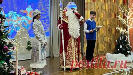 Российский Дед Мороз побывал в Белоруссии. Российский Дед Мороз из Великого Устюга в рамках своего новогоднего путешествия по странам ближнего и дальнего зарубежья побывал в Белоруссии. Об этом он написал в официальном Telegram-канале. Дед Мороз провел в Белоруссии два дня. В ...