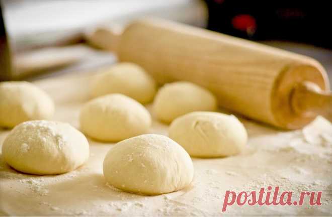 Тесто три надежных рецепта. Дрожжевое * Песочное * Слоеное. Получается всегда!  И все эти рецепты только для хлебопечек?
А вот и нет! Для всех мулиц! И для тех, кто печет сам!