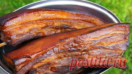 Супер рецепт вкусного сала, похожий по вкусу на копченое, но коптить мы его не будем. Удивительно? Но это так! Это рецепт вкусного сала похожий по вкусу на копченое, но коптить мы его не будем. Удивительно? Но такой домашний кусочек сала, повкуснее будет магазинного, а главное он натуральный без всякой синтетики. Вкусное сало да с огурчиком, тут и сто грамм можно выпить, даже тем кто совсем не пьет).

Ингр