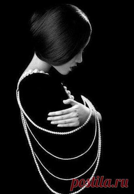 Лично мне нравятся мужчины,независимо от возраста.
В любом возрасте есть и чувства и внимание,только секс с возрастом трансформируется в более тёплые отношения на уровне души,благодарности за заботу и внимание.