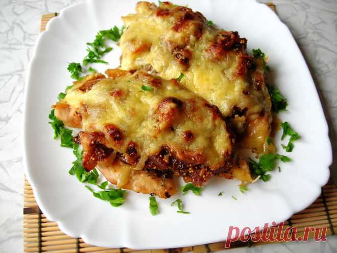 Куриные грудки с инжиром, маринованные в красном вине