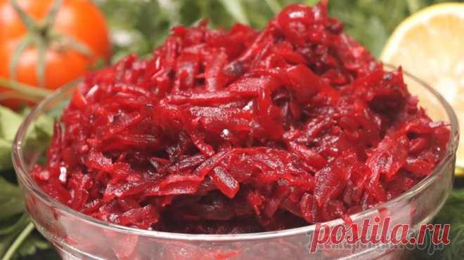 Потрясающе вкусный салат из свеклы Приготовив один раз, будете готовить снова и снова. Он очень простой, и при этом очень вкусный. Для тех, кто любит свеклу этот салат просто находка.ИНГРЕДИЕНТЫ Свекла – 3 шт.Лук – 3 шт.Растительное ма...