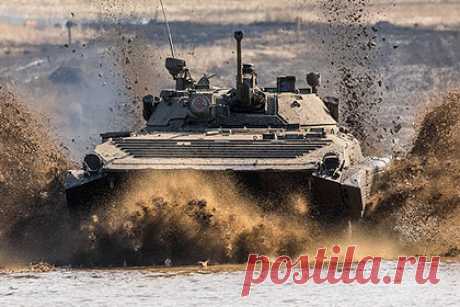 Российские военные получат БМП с «Бережком». Соединения Центрального военного округа (ЦВО) получат более 50 боевых машин пехоты БМП-2М, сообщил командующий войсками ЦВО генерал-полковник Александр Лапин. Модернизированные машины оснастили боевым модулем «Бережок». Новый комплекс вооружения включает пушку, пулемет, гранатомет и ПТРК «Корнет».