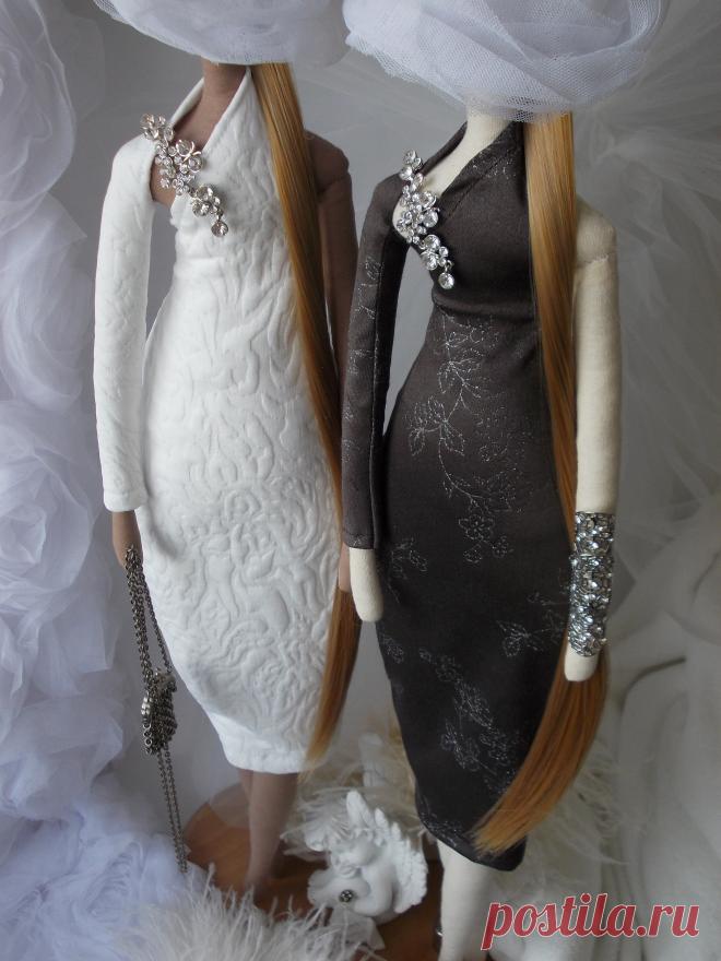 Sewing pattern and tutorial with step-by-step instructions and photos
PDF and tutorial tight dress for Tilda doll Odiva which is 27 inches (68 cm) tall
Beautiful tight dress for your doll.
It takes knowledge in sewing medium for this project
If you want to sow the Odiva doll, you can take a look at this link:

https://www.etsy.com/listing/916333884/pdf-sewing-pattern-and-tutorial-for?ref=shop_home_active_27&crt=1