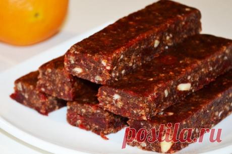 Энергетический батончик с миндалем и вишней, рецепт — Вкусо.ру