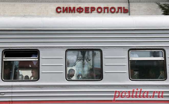 Крымский оператор перевозок предупредил о задержках поездов. «Гранд Сервис Экспресс» сообщил о задержке девяти поездов дальнего следования в Крым и пяти — из Крыма. Причины задержки в компании не назвали, но ночью примерно пять часов было перекрыто движение по Крымскому мосту