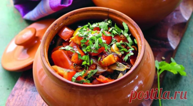 Чанахи в горшочках — шедевр грузинской кухни - Калейдоскоп событий   Грузинская кухня богата всяческими неожиданными сюрпризами. Сегодня у нас Чанахи в горшочках — шедевр грузинской кухни. Есть много блюд, о которых мы только слышали, всегда мечтали попробовать, но так […]