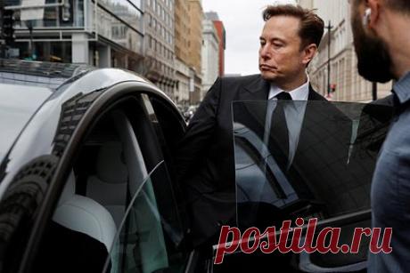 Решение Маска не удалять пост Медведева об Украине из Twitter объяснили. Для американского миллиардера и бизнесмена Илона Маска очень важно сохранять реноме абсолютиста в вопросе свободы слова. Так объяснил отказ владельца Twitter удалять публикацию зампреда Совбеза России Дмитрия Медведева об Украине политолог-американист Малек Дудаков в разговоре с «Лентой.ру».