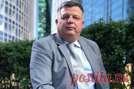 Экс-депутат Верховной Рады назвал причину покушения на помощника Зеленского. Экс-депутат Верховной Рады Алексей Журавко заявил, что покушение на помощника президента Украины Сергея Шефира могло стать ответом на передел рынка, участие чиновника в коррупционных схемах и рэкете. Он добавил, что в произошедшем может быть и политическая составляющая, нацеленная на поднятие рейтинга Зеленского.