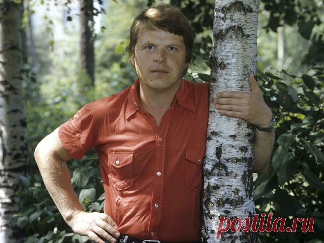 Михаил Кокшенов.Леша Пряхин из "Самой обаятельной и привлекательный"