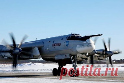 Ту-95МС выполнили полет над Баренцевым и Норвежским морями. Два стратегических ракетоносца Ту-95МС дальней авиации Воздушно-космических сил России выполнили плановый полет над нейтральными водами Баренцева и Норвежского морей, сообщили в Минобороны России. Истребители иностранных государств сопровождали российские ракетоносцы на отдельных этапах маршрута.