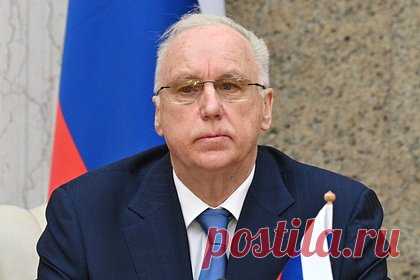 Глава СКР Бастрыкин поручил возбудить дело по факту задержания учителей ВСУ. Председатель Следственного комитета России (СКР) Александр Бастрыкин поручил возбудить уголовное дело по факту задержания учителей военнослужащими Вооруженных сил Украины (ВСУ). Задержанных на территории Харьковской области учителей обвинили в преподавании по российским учебным программам.