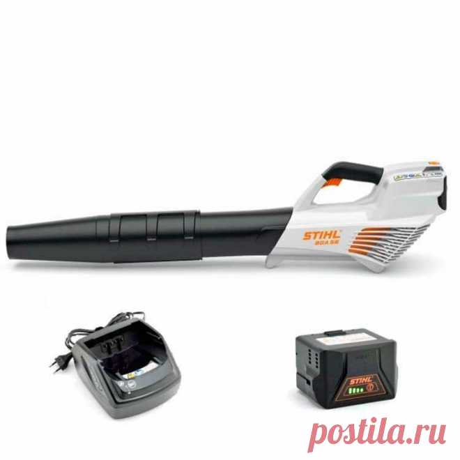 Аккумуляторное воздуходувное устройство Stihl BGA 57 с AK 20 и AL 101  очень удобно в эксплуатации и практически бесшумно, что делает работу с ним очень комфортной и позволяет пользоваться ей на территориях детских садов, школ и больниц. Этим агрегатом можно с легкостью очистить двор от листвы, скошенной травы, пыли или грязи.