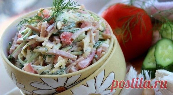 Салат из ветчины, помидоров, огурцов и сыра. Предлагаю вашему вниманию рецепт простого и вкусного ...