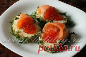 Бутерброды с икрой и красной рыбой