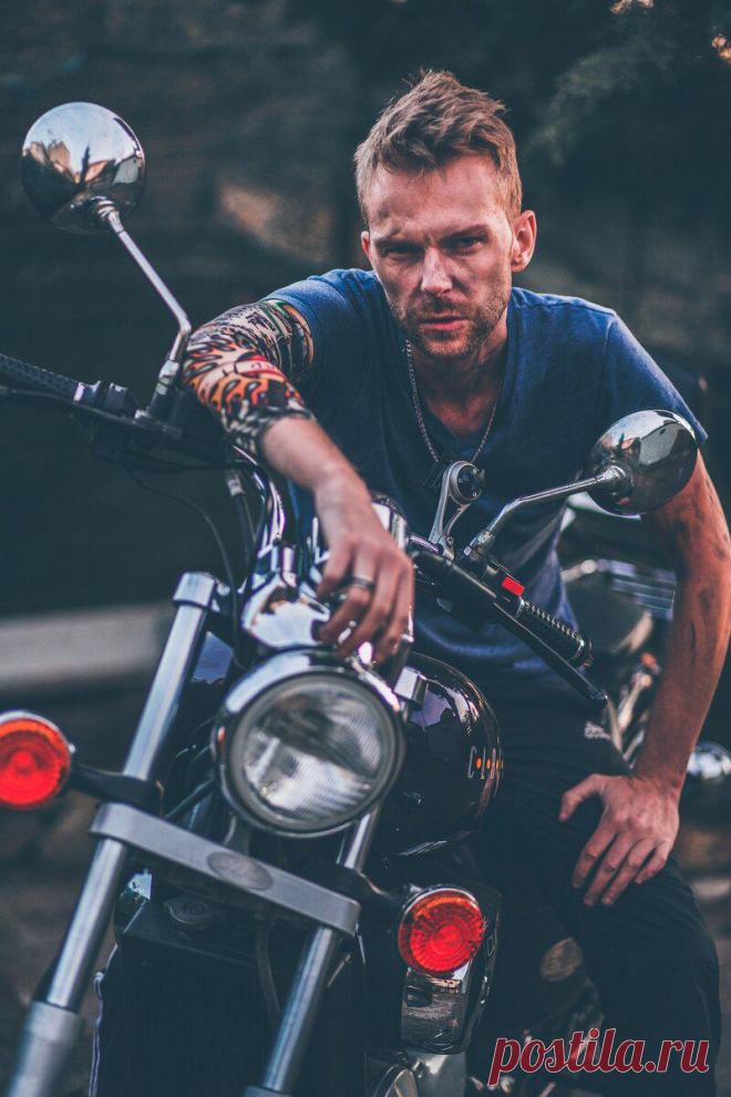 Волк-одиночка. Можно ли с ним построить длительные отношения
Интересный, сложный типаж. Привлекает своей яркостью, независимостью. Длительные #отношения с таким человеком построить очень сложно. Вот принципы, по которым живет волк-одиночка. 1. Принцип свободы Очень ценит свободу моральную, эмоциональную, материальную. Нередко это ключевой для него принцип, которым он не готов поступиться ради...
Читай пост далее на сайте. Жми ⏫ссылку выше