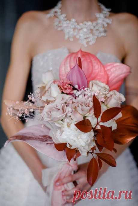 Территория невесты: утро в стиле fashion 💖 Фотограф instagram.com/petrov_vova Декор instagram.com/melange_wedding Организатор instagram.com/marriagepeople Стилист instagram.com/_bushmakina Платье, аксессуары instagram.com/whitegownru Букет невесты instagram.com/rozhok_flowershop Помощник фотографа instagram.com/tserevitinov
